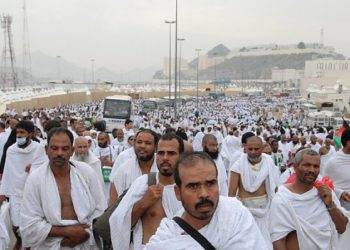 13 دليلاً تفصيلياً ب14 لغة لمساعدة الحاج في أداء المناسك