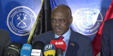 في تغريدة له وزير المعادن : لا صحة لإقالة مبارك أردول