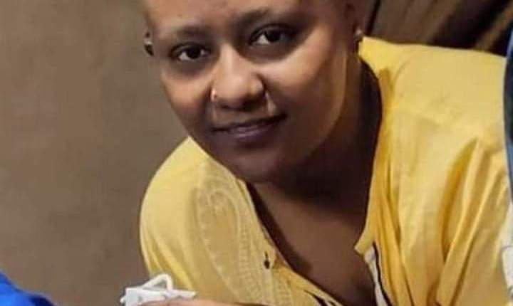 فنانة تطلب من جمهورها الدعاء لها