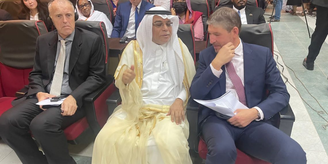 السفير السعودي يشارك فى ورشة تقييم الفترة الانتقالية