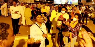 “علي  قدر المحبة يبقي الحب كبير”  استقبال حافل للفنانة مني مجدي