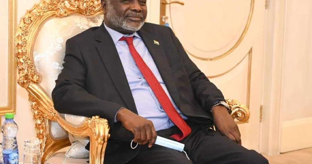 وزير المالية يعزي في وفاة شقيق المُستشار توت قلواك