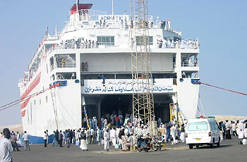 وصول اول فوج بحري من حجاج السودان لسواكن