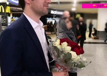 شاب  يتعرض لخيبة في المطار أثناء انتظار خطيبته