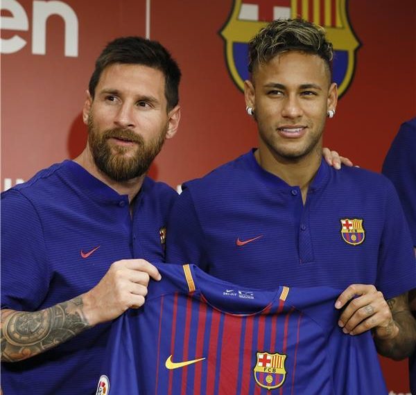 ميسي ونيمار خارج دائرة المرشحين بجائزة الكرة الذهبية