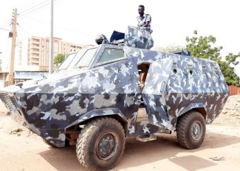 مدرعة  تسبب في حادثة اصطدام بطالبتين بجامعة النيلين