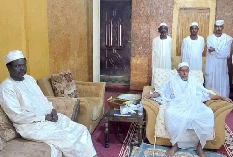 الطيب الجد يلتقي مناوي