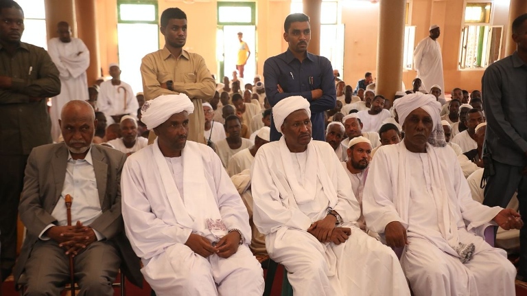 عبدالرحيم دقلو يعزي في شقيق الخليفة الزبير