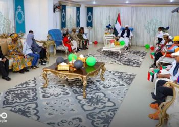 بالصور نائب رئيس مجلس السيادة يحتفل مع مجموعة من أطفال ، باليوم العالمي للسلام.