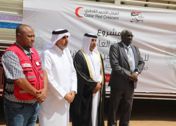 سفير قطر بالسودان يدشن قافلة  الهلال الأحمر  لإغاثة متضرري الفيضانات والسيول بولاية الجزيرة