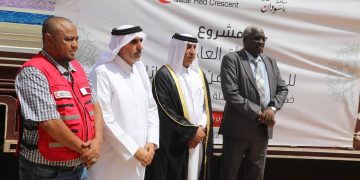 سفير قطر بالسودان يدشن قافلة  الهلال الأحمر  لإغاثة متضرري الفيضانات والسيول بولاية الجزيرة