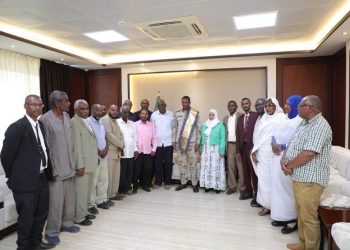 معلمو كنترول الشهادة السودانية يُكرمون الفريق أول دقلو