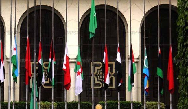 دول  عربية تنكس إعلامها حدادا الملكه