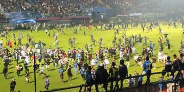 مصرع 174شخص في احدي ملاعب كرة القدم