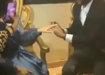 مذيع يتزوج ضيفتة