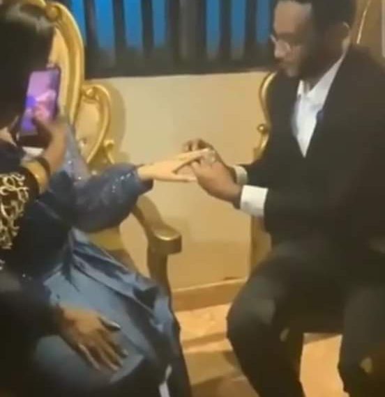 مذيع يتزوج ضيفتة