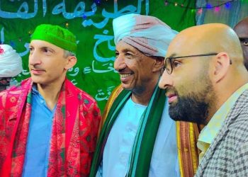 السفير التركي يشارك احتفالات المولد بحوش الخليفة في أم درمان