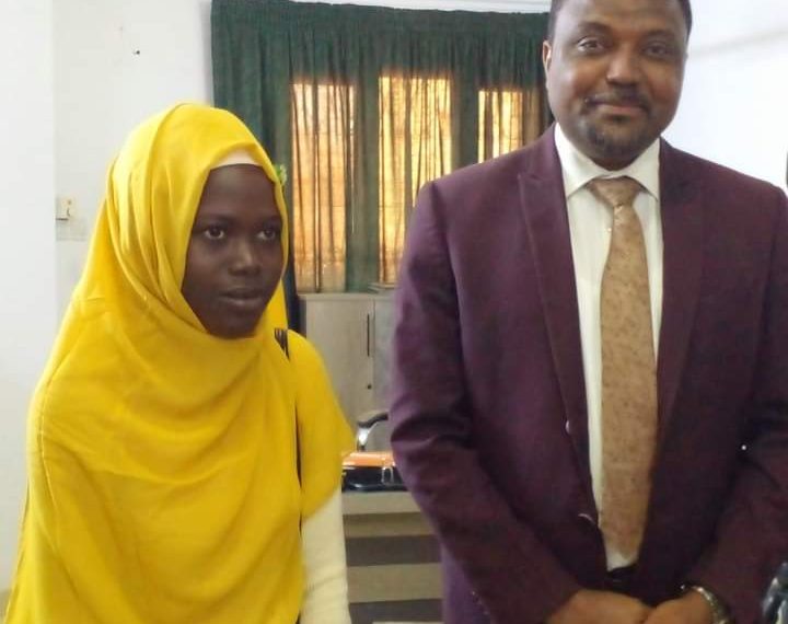 مفوضية الأمان الاجتماعي وخفض الفقر تكرم  النابغة رماز بشير حسين