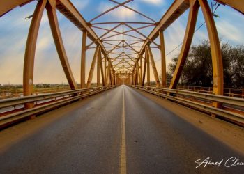 السلطات تغلق جسرين بالخرطوم