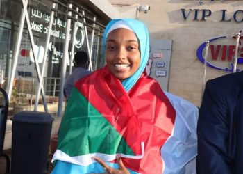 إبنة ضابط رفيع بالجيش تشارك بمسابقة تحدي القراءةبالامارات