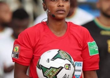 لاو مرة في التاريخ  أمرأة تحكم بطولة كأس العالم رجال