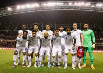 بايدن للمنتخب الأمريكي “دعونا نصدمهم”