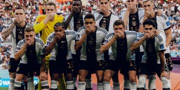 فليك يعلق علي “تكميم الافواه” في مباراة المانيا واليابان