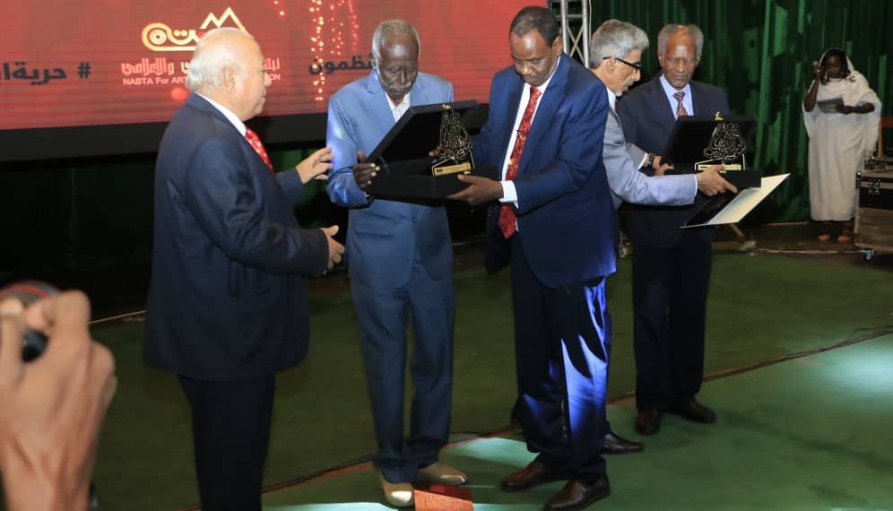 بالصور حفل توزيع جوائز مهرجان الخرطوم الدولي لسينما الموبايل