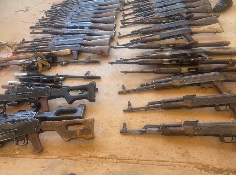 الدعم السريع تضبط “53” قطعة سلاح بالنيل الأبيض