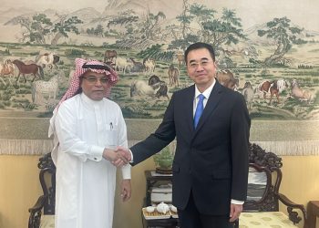 سفير خادم الحرمين الشريفين يلتقي السفير الصيني