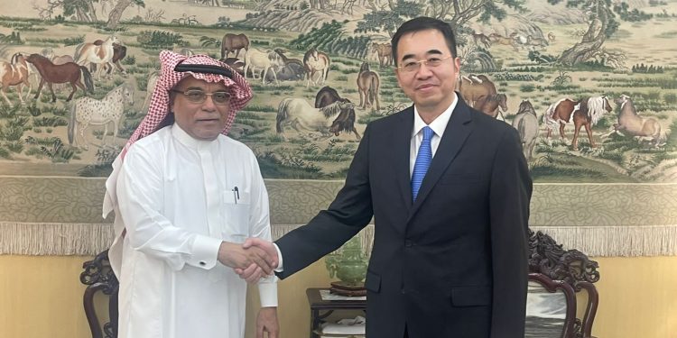 سفير خادم الحرمين الشريفين يلتقي السفير الصيني
