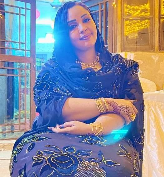 فاصل رقص لنجمةسودانية يثير ضجة واسعه بمواقع التواصل