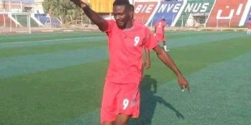وفاة لاعب كرة قدم سوداني أثناء المباراة