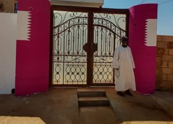 سوداني يعبر عن حبه لقطر بهذا الطريقة