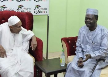 مناوي يزور الطيب الجد ويؤكد أن التوافق الشامل هو الحل