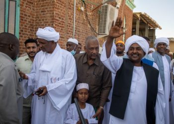 دقلو يسجل زيارة نادرة لجزيرة توتي