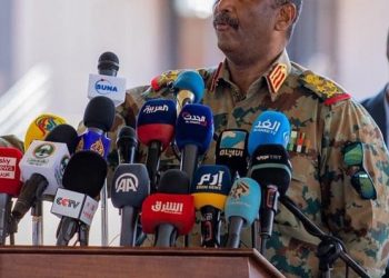 البرهان:العسكر للثكنات والأحزاب للإنتخابات ولن نخزل الشعب