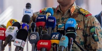 البرهان:العسكر للثكنات والأحزاب للإنتخابات ولن نخزل الشعب