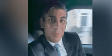 “مقطع فيديو” يتسبب في  فرض غرامة مالية لرئيس وزراء