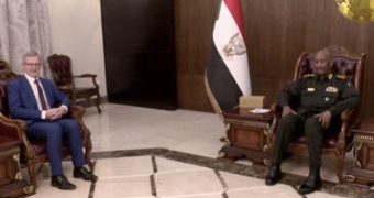 خلال لقائه البرهان الإتحاد الأوروبي يؤكد حرصه علي إنجاح العملية السياسية بالسودان