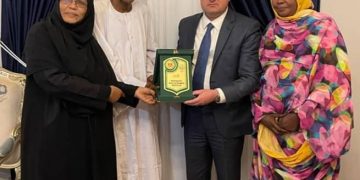 القنصلية المصرية تكرم أسرة الشاب السوداني