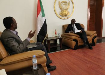 الأمين العام لمجلس الأدوية يلتقي وزير الحكم الاتحادي