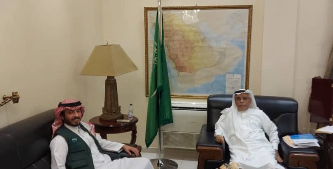 السفير السعودي يستقبل مندوب  مركز الملك سلمان للإغاثة