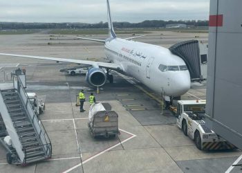 بالصور.. أول هبوط لطيران بدر بمطار غاتويك بلندن