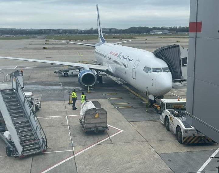 بالصور.. أول هبوط لطيران بدر بمطار غاتويك بلندن