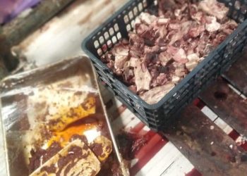 ضبط مواد غذائية فاسدة بمركز تجاري بالخرطوم بحري