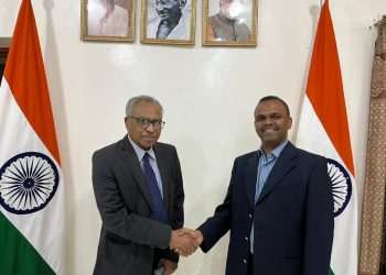 الشريف صديق يلتقي السفير الهندي