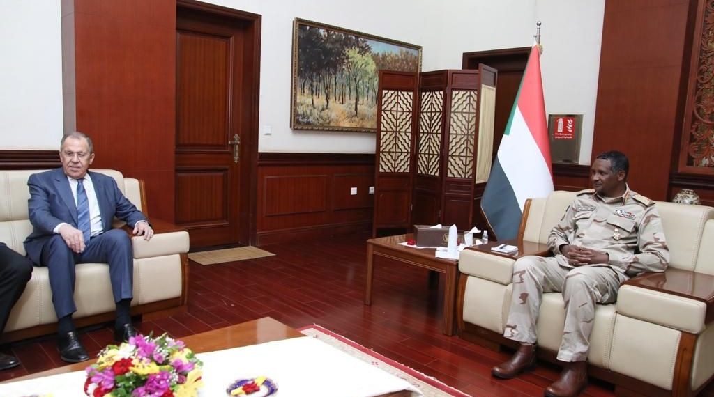 نائب رئيس مجلس السيادة يستقبل وزير الخارجية الروسي