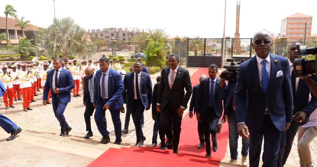 رئيس جمهورية غينيا بيساو يستقبل نائب رئيس مجلس السيادة