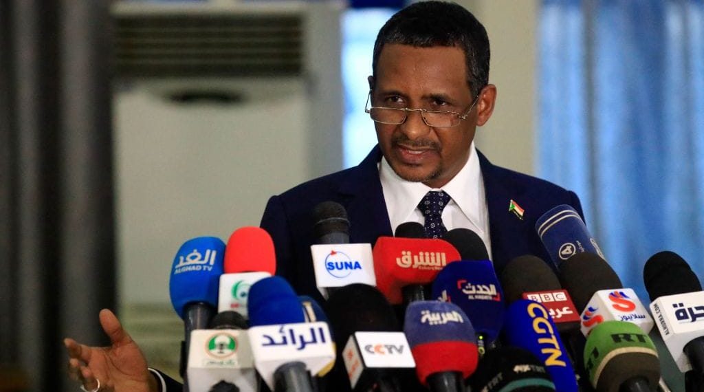 نائب رئيس مجلس السيادة يدشن جسر المساعدات الإنسانية لتركيا